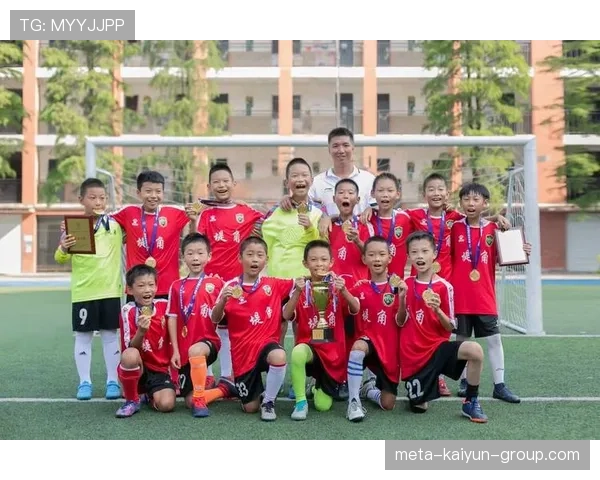 俱乐部公布青训教练团队新任命，青训教练是什么意思